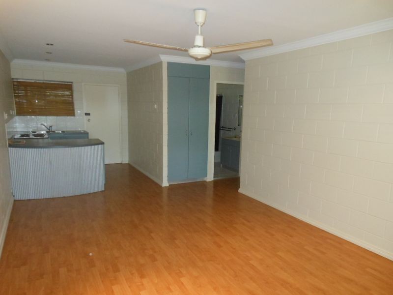 2/122 Wistaria Street, Holloways Beach QLD 4878