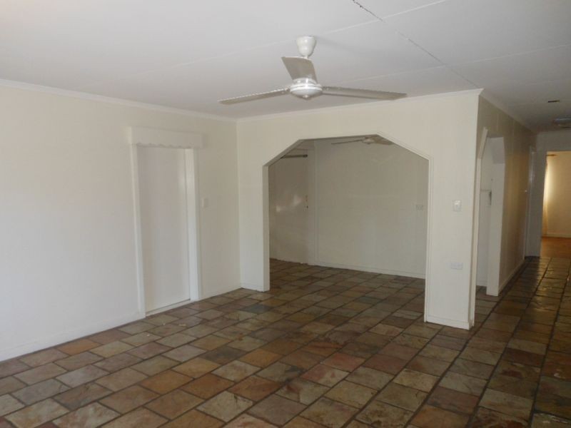 259 Aumuller Street, Westcourt QLD 4870