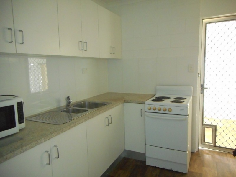 2/133 Russell Street, Edge Hill QLD 4870