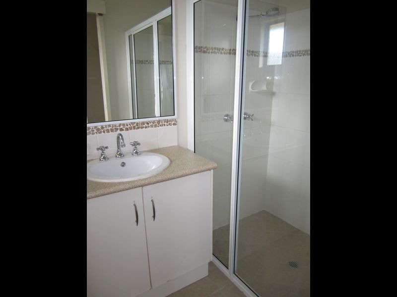 8 Benjamina St, Mount Sheridan QLD 4868