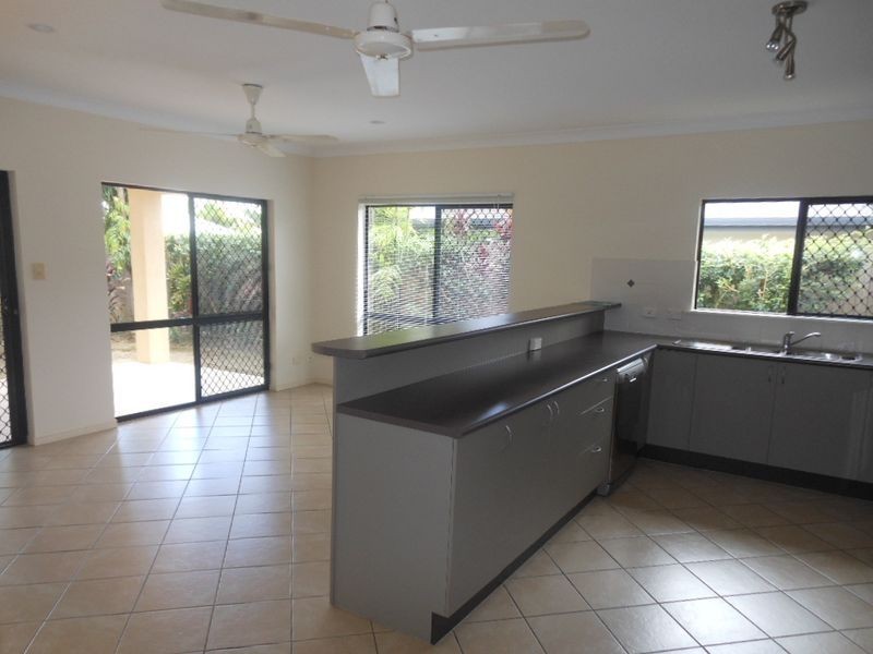 8 Alva Close, Kewarra Beach QLD 4879