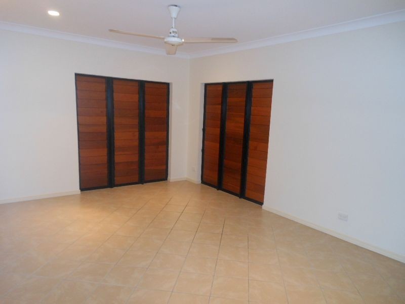 8 Alva Close, Kewarra Beach QLD 4879