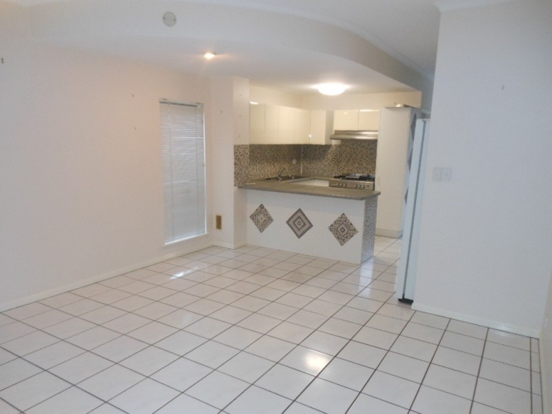 9/42 Springfield Crescent, Manoora QLD 4870