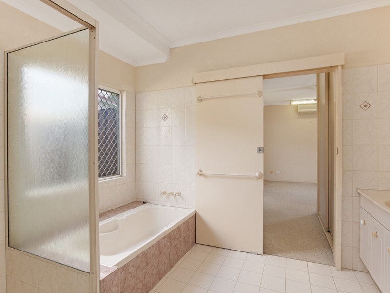 21 Hay Street, Mount Sheridan QLD 4868