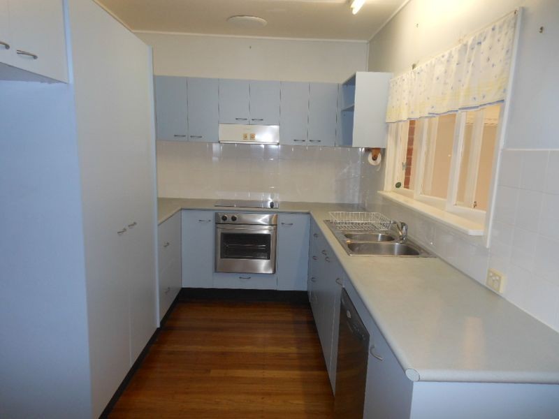 128 Upper Richardson Street, Whitfield QLD 4870