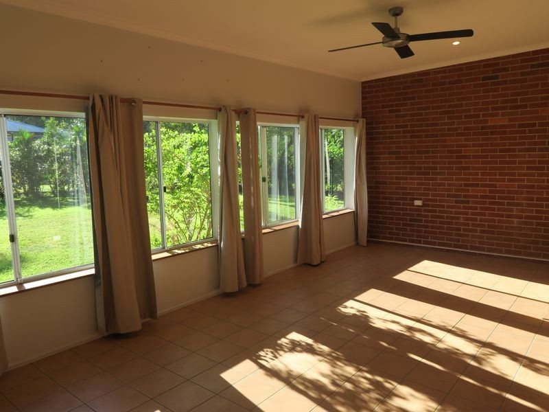 128 Upper Richardson Street, Whitfield QLD 4870