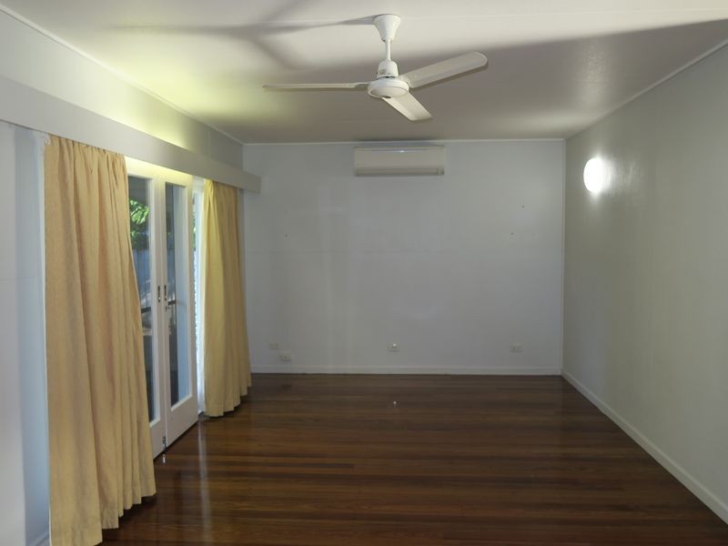 128 Upper Richardson Street, Whitfield QLD 4870