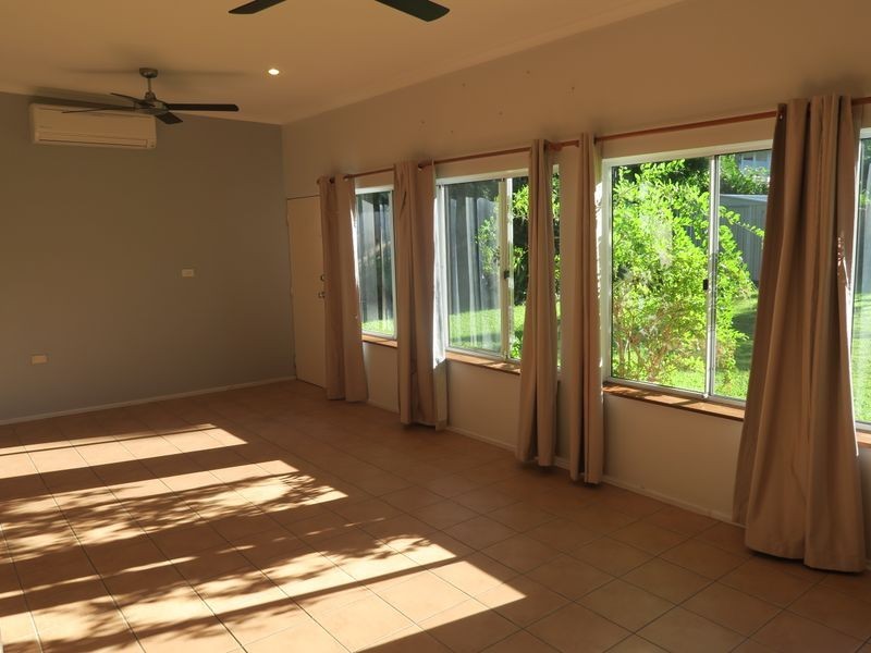 128 Upper Richardson Street, Whitfield QLD 4870