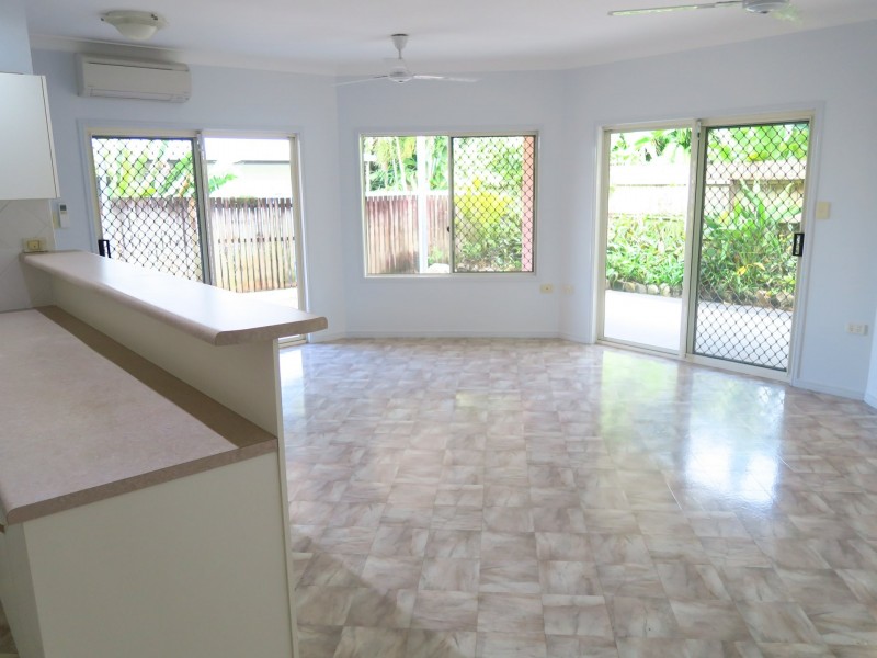 2/9 Glenlea Street, Edge Hill QLD 4870