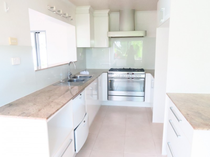 1 Torrance Avenue, Edge Hill QLD 4870