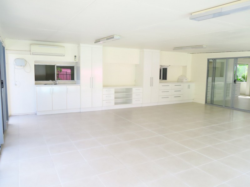 1 Torrance Avenue, Edge Hill QLD 4870