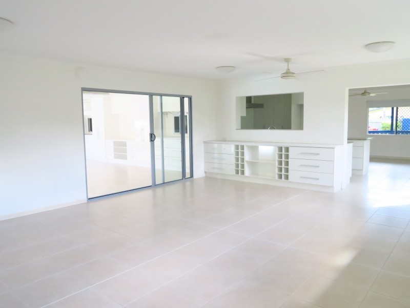 1 Torrance Avenue, Edge Hill QLD 4870