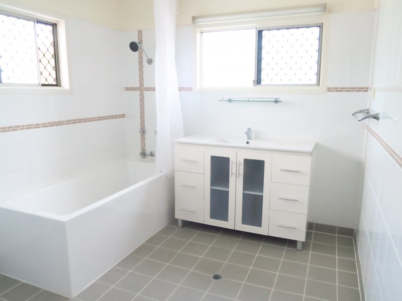 1 Torrance Avenue, Edge Hill QLD 4870