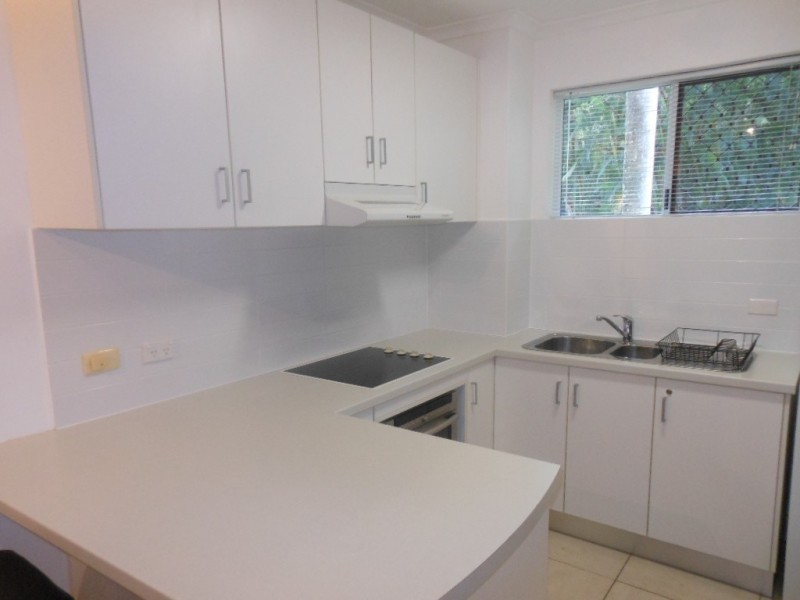 302 Coral Coast Drive, Palm Cove QLD 4879