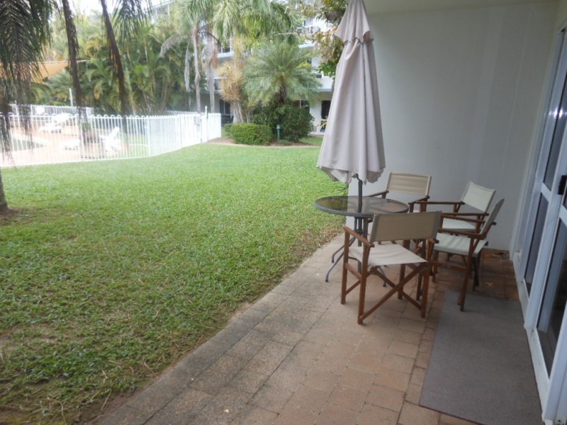 302 Coral Coast Drive, Palm Cove QLD 4879