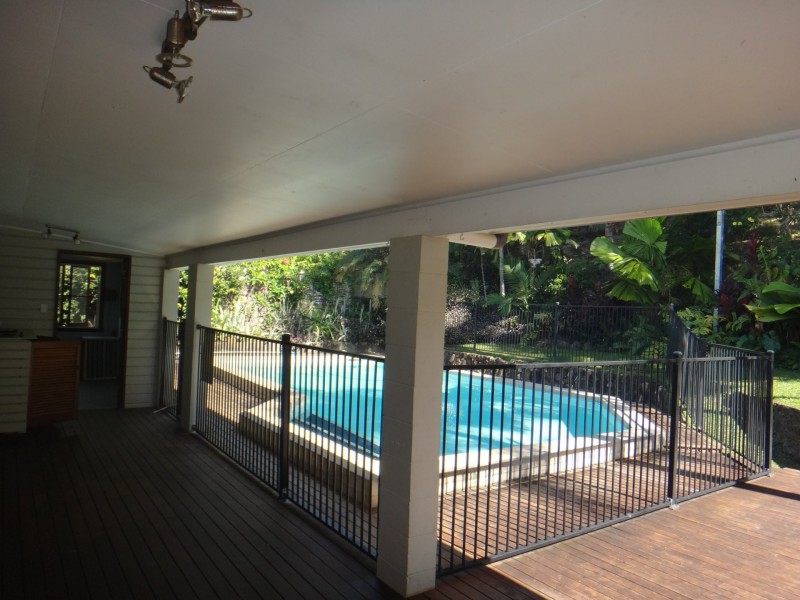 100 Hillview, Whitfield QLD 4870