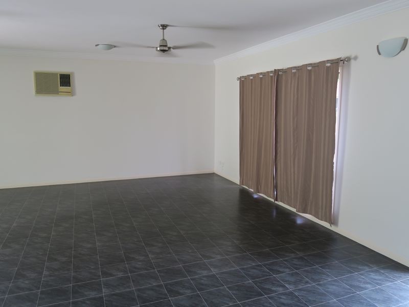 43 Meander Close, Brinsmead QLD 4870