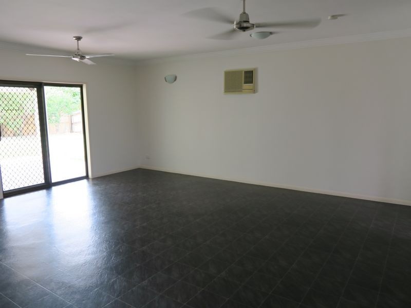 43 Meander Close, Brinsmead QLD 4870