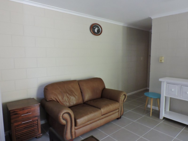 2/394 Mayers Street, Edge Hill QLD 4870