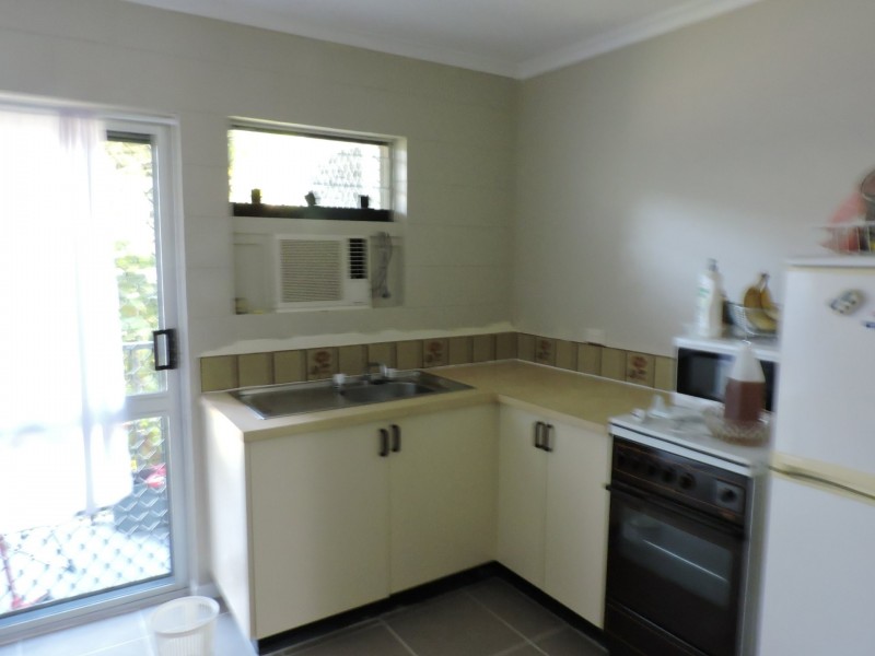 2/394 Mayers Street, Edge Hill QLD 4870