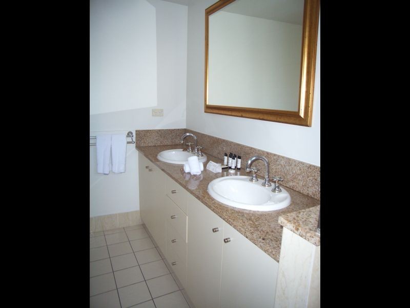 1510/2-8 Greenslopes Street, Cairns North QLD 4870