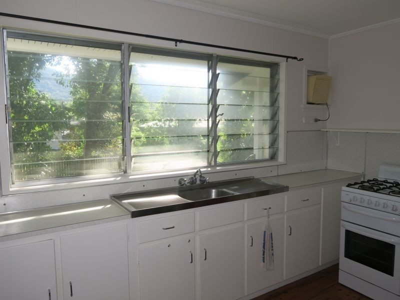 52 Richardson Street, Edge Hill QLD 4870