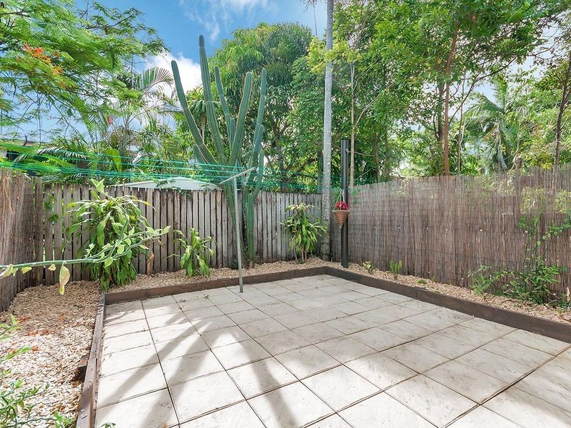 2/199 Mcleod Street, Cairns North QLD 4870