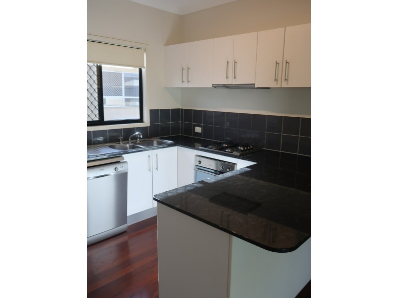 2/7 Tenni Street, Redlynch QLD 4870