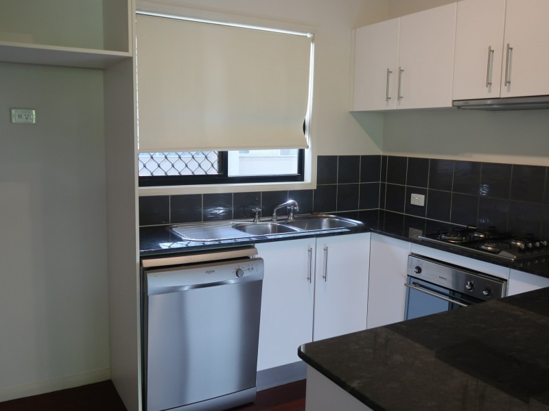 2/7 Tenni Street, Redlynch QLD 4870