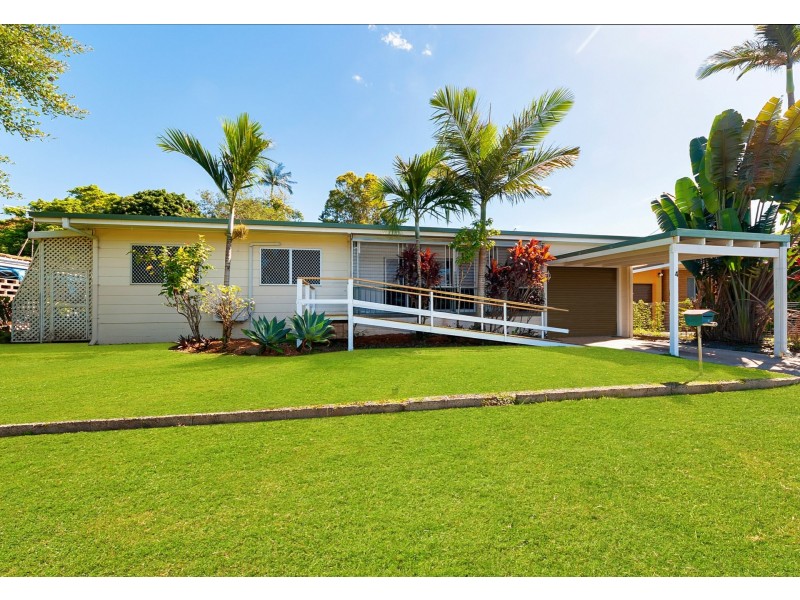 4 Dann Street, Mooroobool QLD 4870