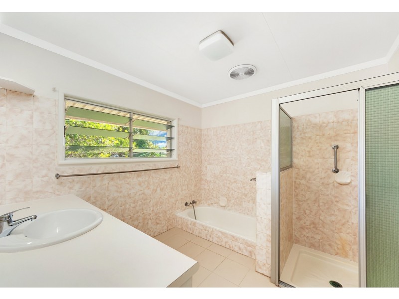 4 Dann Street, Mooroobool QLD 4870