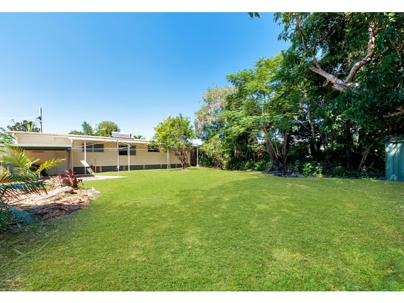 4 Dann Street, Mooroobool QLD 4870