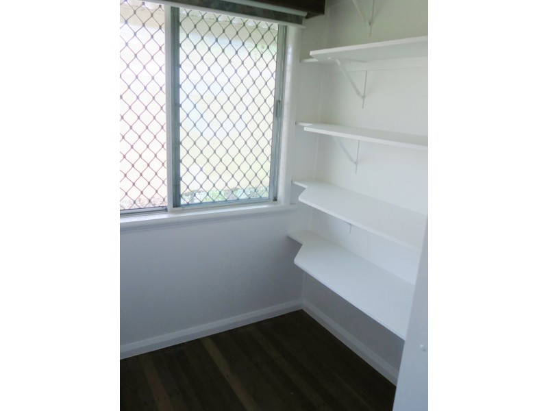 4 Dann Street, Mooroobool QLD 4870