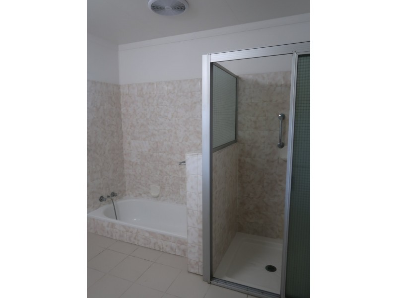 4 Dann Street, Mooroobool QLD 4870