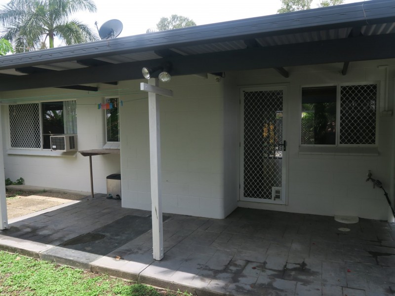 9/389 McCoombe Street, Mooroobool QLD 4870
