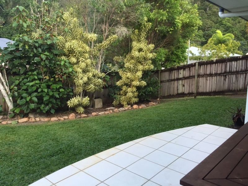 9 Stringer Close, Redlynch QLD 4870