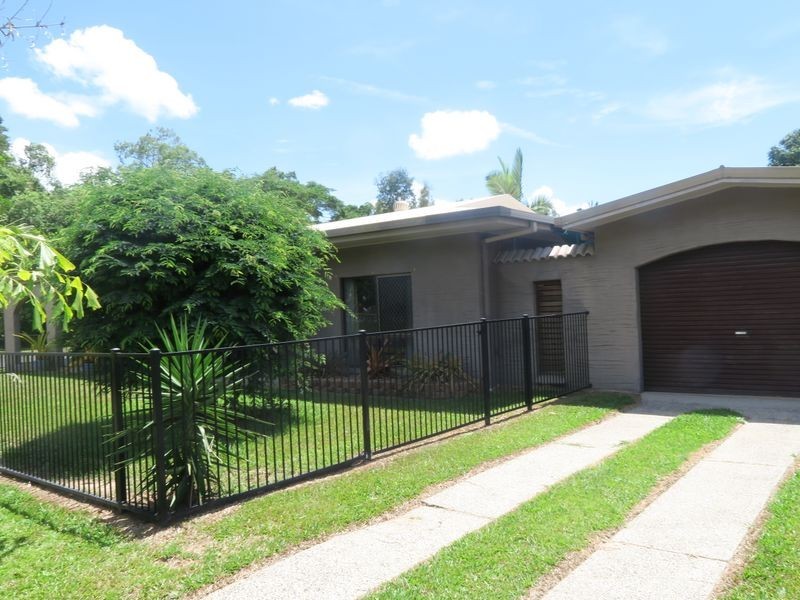 11 Lavender Street, Mooroobool QLD 4870