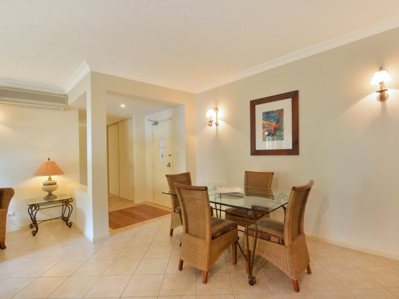 404/2 Greenslopes Street, Cairns North QLD 4870