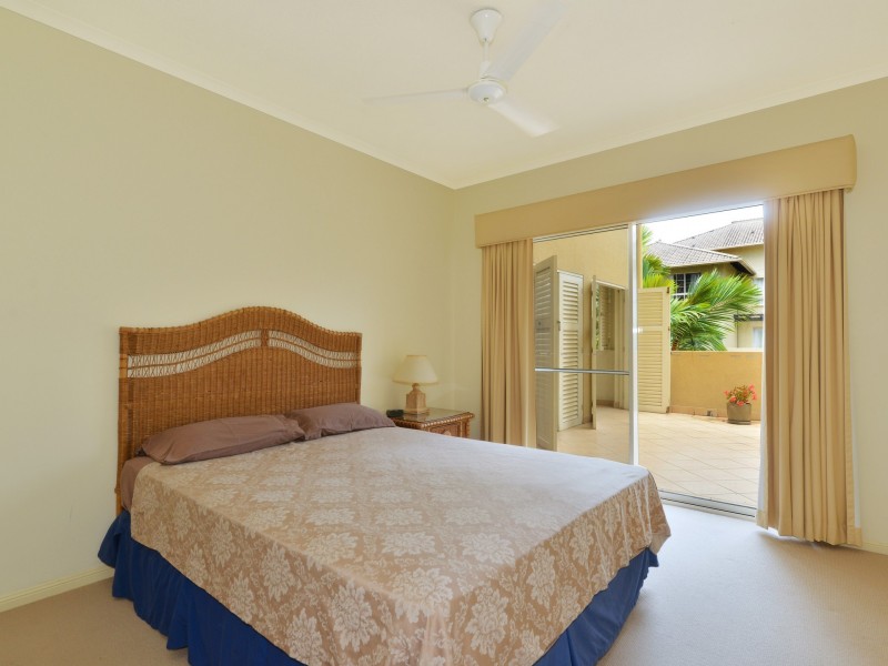 404/2 Greenslopes Street, Cairns North QLD 4870
