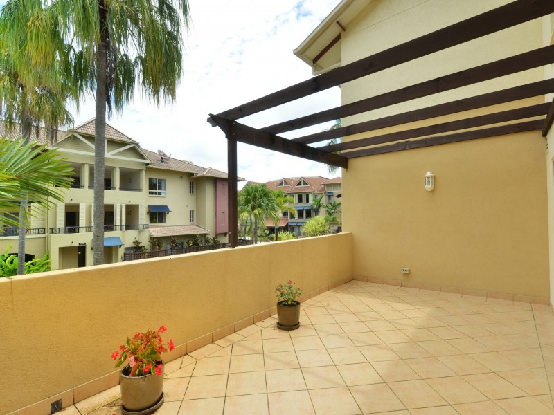 404/2 Greenslopes Street, Cairns North QLD 4870
