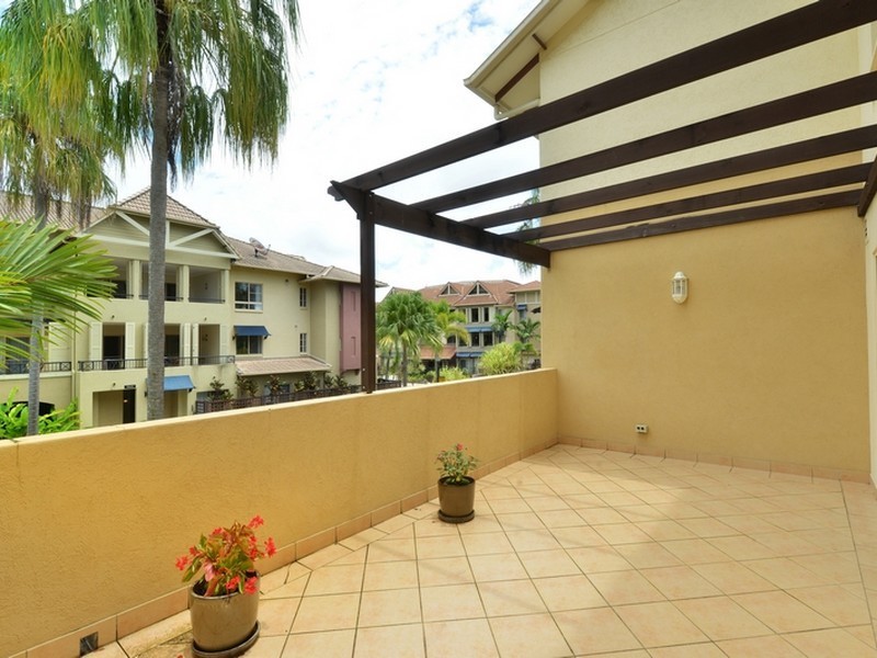 404/2 Greenslopes Street, Cairns North QLD 4870