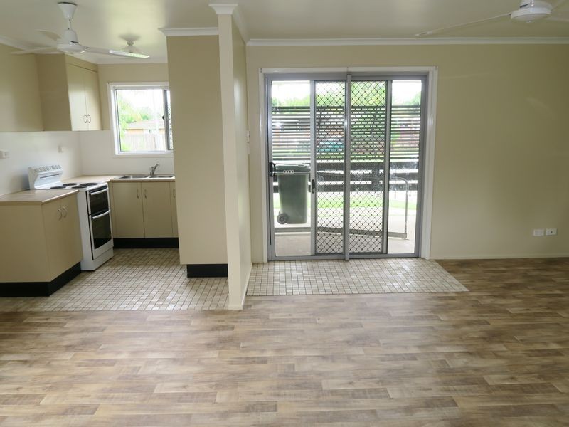 43 Francis Street, Mooroobool QLD 4870