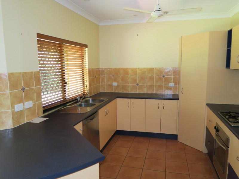 4 Brook Close, Redlynch QLD 4870