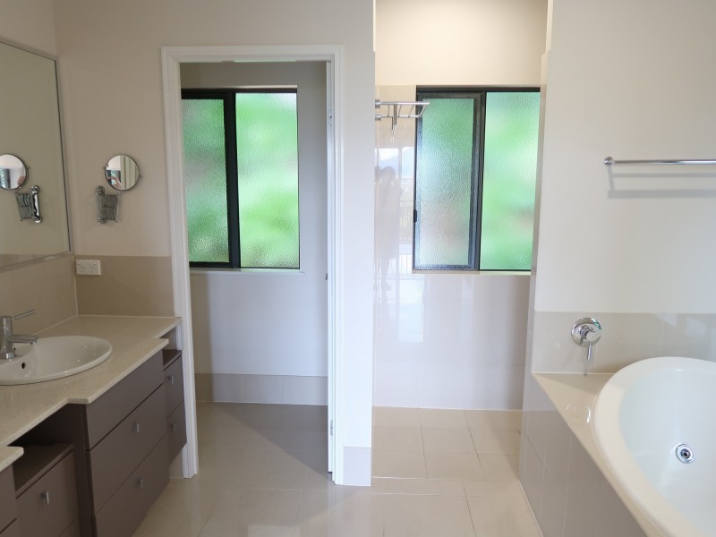 14 Grace Close, Whitfield QLD 4870