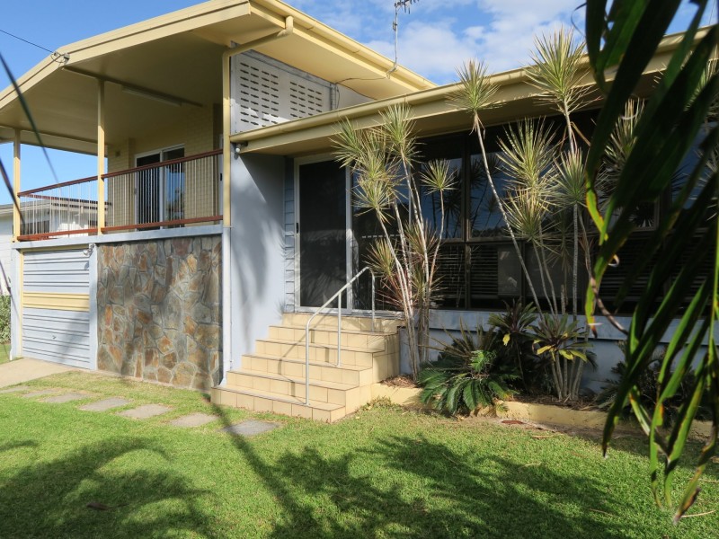 25 Duignan Street, Whitfield QLD 4870