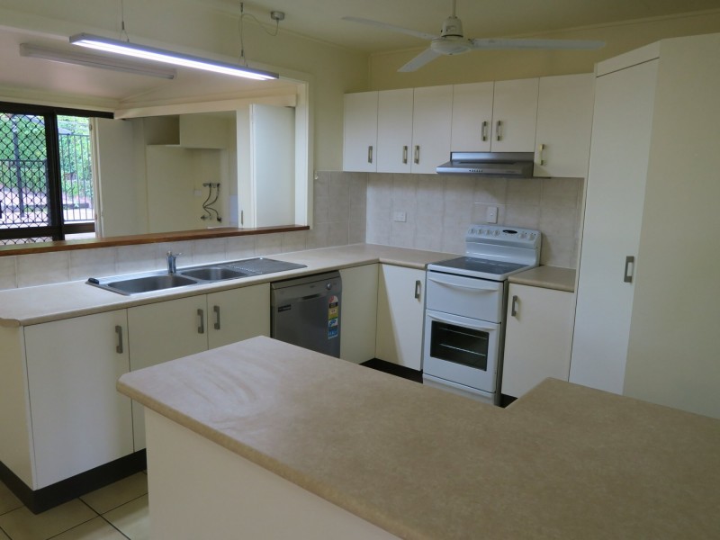 25 Duignan Street, Whitfield QLD 4870