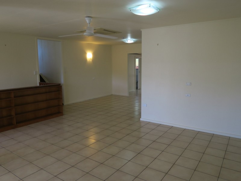 25 Duignan Street, Whitfield QLD 4870