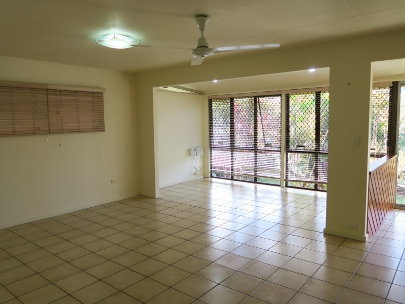 25 Duignan Street, Whitfield QLD 4870