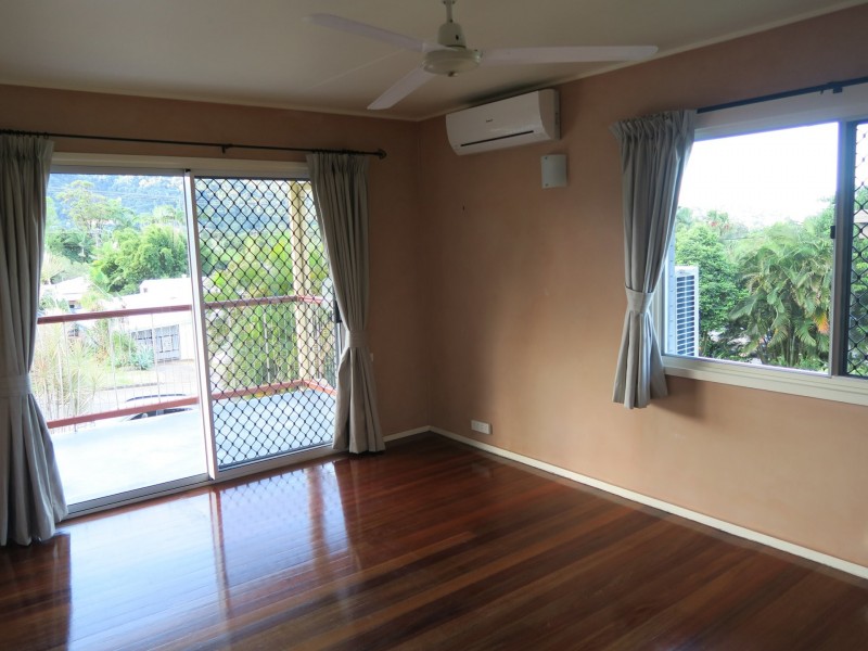 25 Duignan Street, Whitfield QLD 4870