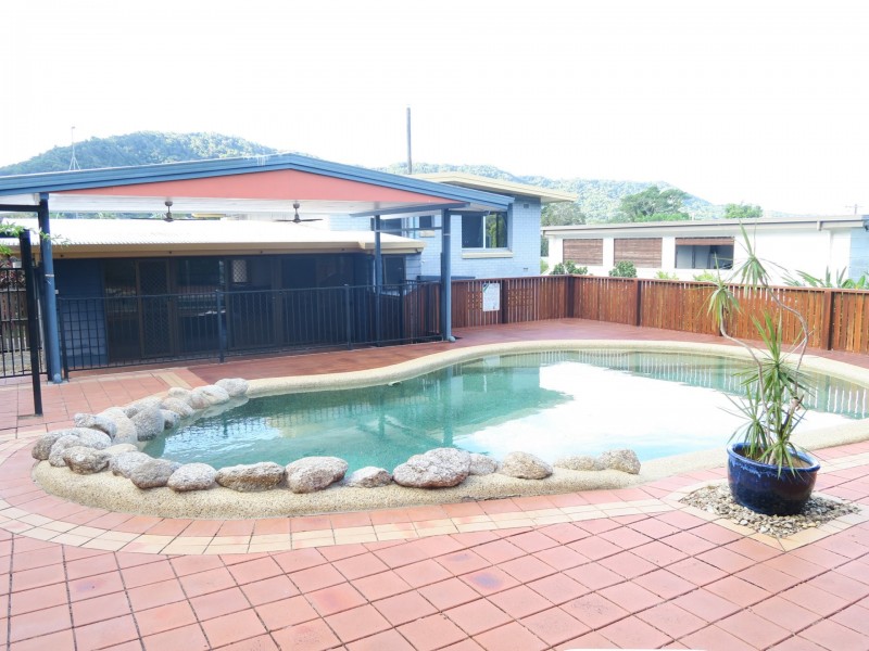 25 Duignan Street, Whitfield QLD 4870